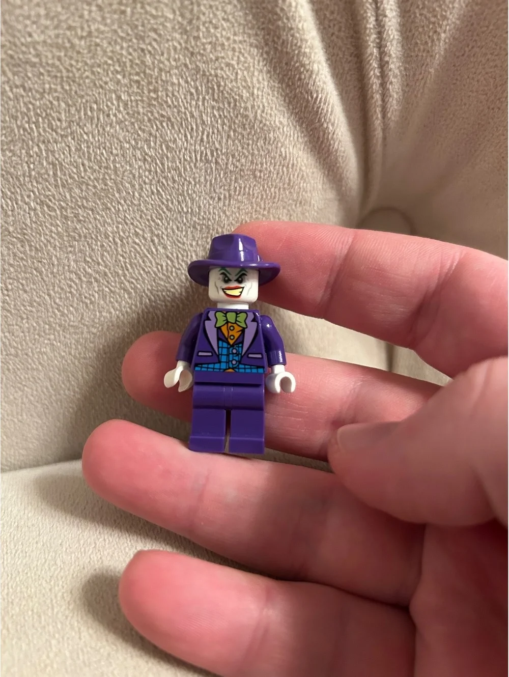 NEW Lego The Joker 76013 Blue Vest, Dark Purple Fedora Super Heroes Minifigure